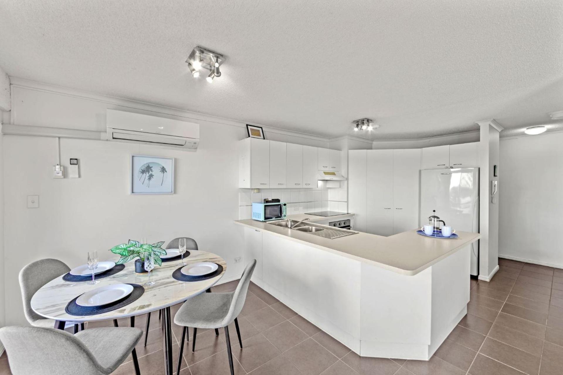 Reflections Holiday Apartments Maroochydore Room photo